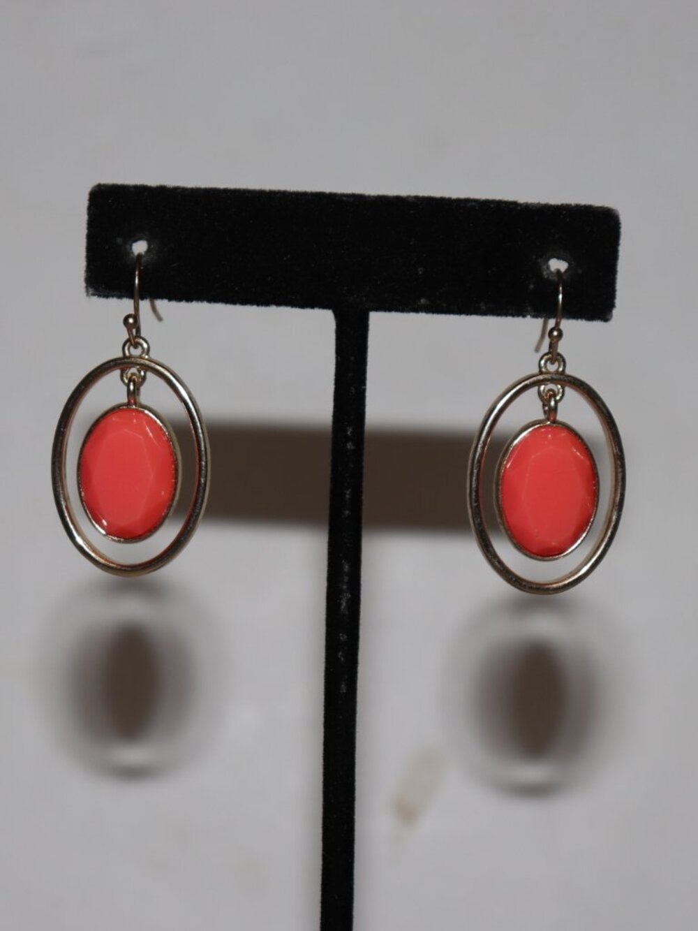 🌺 Lauren Conrad Gold & Coral Dangle Earrings · 1.5" Oval frame · Bright coral